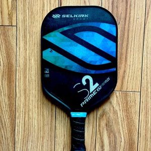 Used Pickleball paddle. . Excellent condition . Prime X4 Fibreflex. Made in USA.